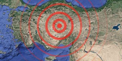 İzmir Deprem Son Dakika! Ege Denizi'nde 5.2 Büyüklüğünde Deprem: Çanakkale, İzmir ve Balıkesir Sallandı