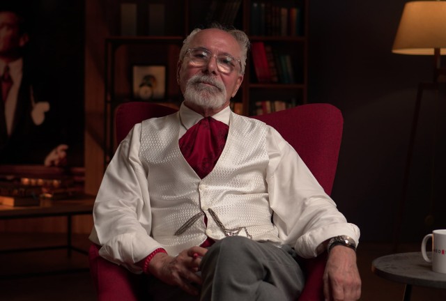 Prof. Dr. Emre Kongar Kimdir ve Nereli? Kaç Yaşında? Ne Doktoru? Tele1 18 Dakika