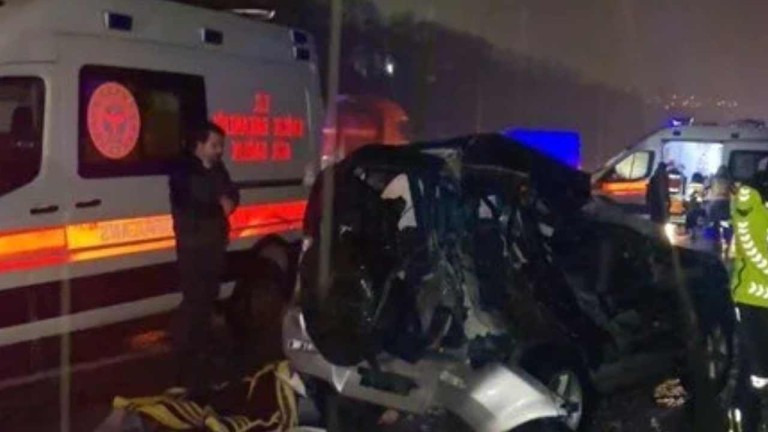 Çekmeköy'de Feci Kaza: Beton Mikseri Cipe Çarptı: 2 Ölü ve 2 Yaralı