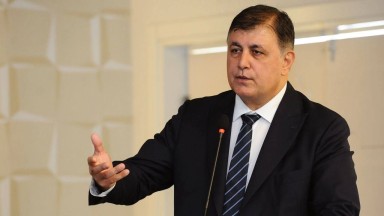 CHP Kurultayında Usulsüzlük İddiaları Mahkemeye Taşınıyor: Başkan Tugay'dan 1 Milyonluk Tazminat Davası!