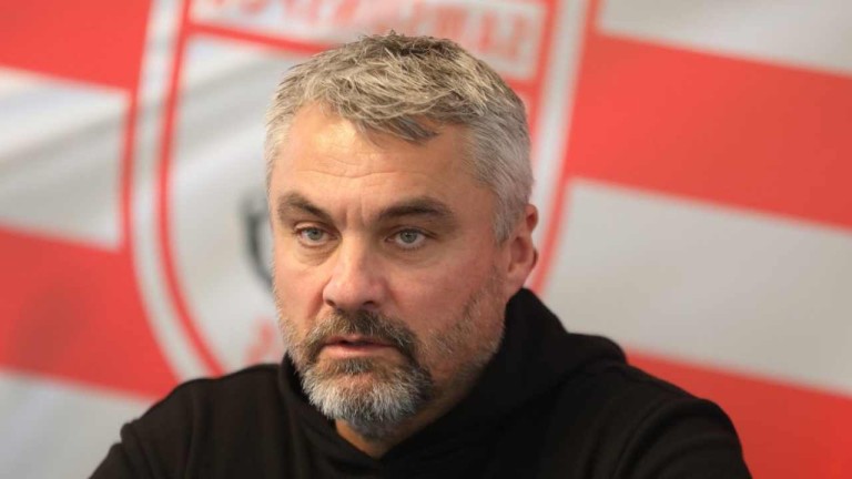 Samsunspor Teknik Direktörü Reis'ten Rizespor Maçı Öncesi Övgü Dolu Sözler ve Kritik Taktik Mesajlar