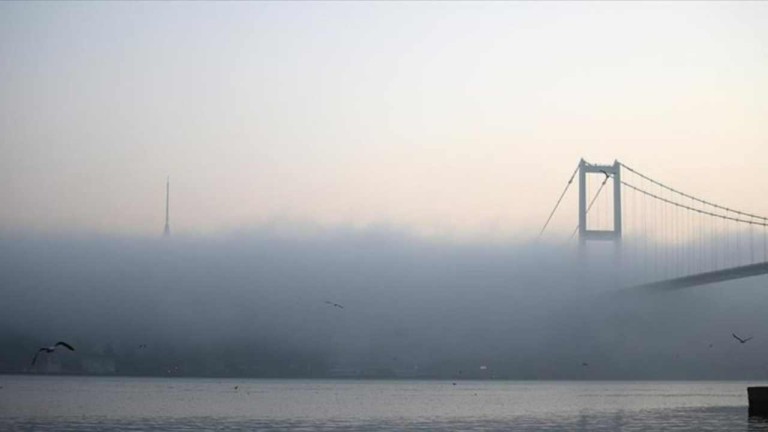 İstanbul Boğazı Sis Nedeniyle Gemi Trafiğine Kapatıldı