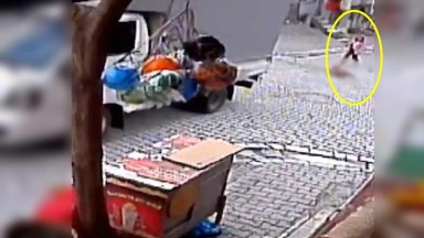 Kaçan Sürücünün Çarptığı 4 Yaşındaki Çocuk Hayatını Kaybetti: Kaza Anı Kamerada