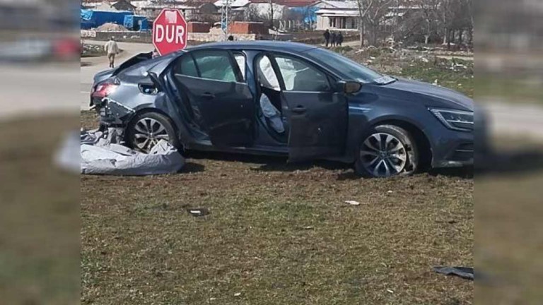 Tokat'ta Kavşakta Kaza: Taksi ve Otomobil Çarpıştı, 5 Yaralı