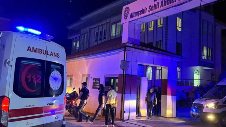 Adıyaman'da Zincirleme Kaza: 8 Yaralı, Sürücü Kaçtı