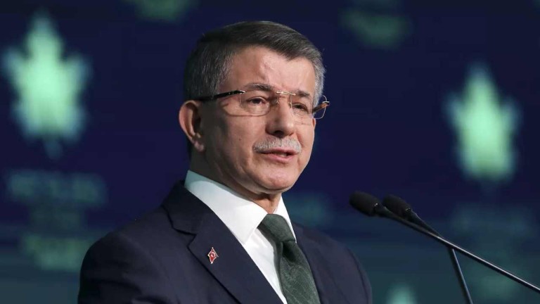 Davutoğlu'nun "Türk Vatandaşlığı" Sözleri Tartışma Yarattı, Özcan'dan Sert Tepki