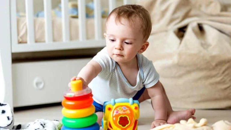 10 Aylık Bebeğini Kargo Ücretine Satışa Çıkardı! İşte Nedeni