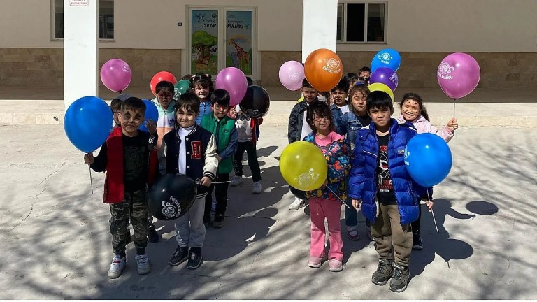 Emirdağ Belediyesi Özel Hizmet: Vedat Kahya Çocuk Kulübü Hizmete Girdi