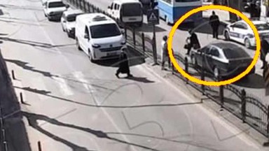 Amasya'da Yaya Geçidinde Otomobil Çarpması: Kadın Yaralı, O Anlar Kamerada