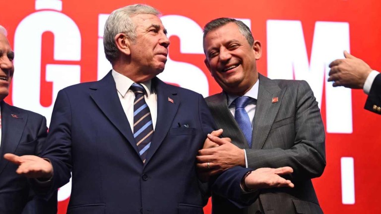 Mansur Yavaş ve Özgür Özel: Saraçhane'de "Demokrasi" Vurgusu
