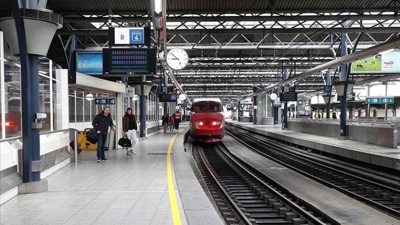 Belçika'da Demir Yolu Çalışanları Greve Gidiyor