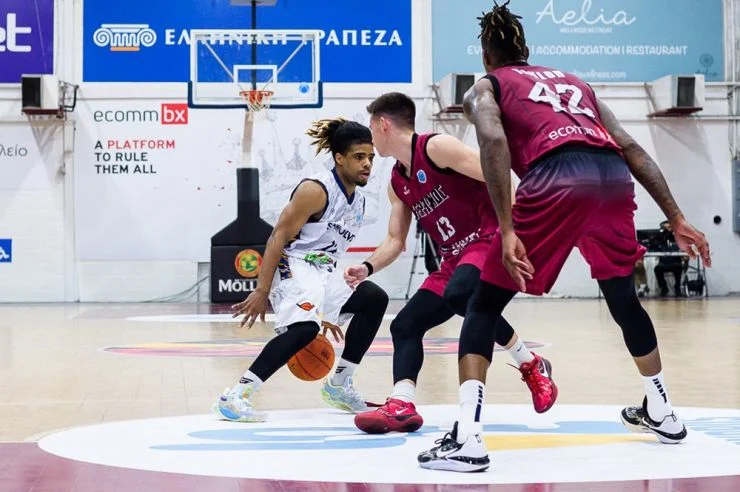 Karşıyaka'dan Düşme Hattından Kurtulmak İçin İki Kritik Transfer