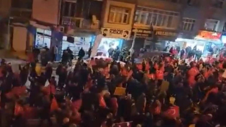 Malatya'da Binler İmamoğlu İçin Tek Yürek Oldu, Sokaklara Döküldü