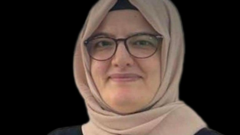 Esenyurt'ta Koca, Eşini 16 Yaşındaki Kızının Gözü Önünde Bıçaklayarak Öldürdü