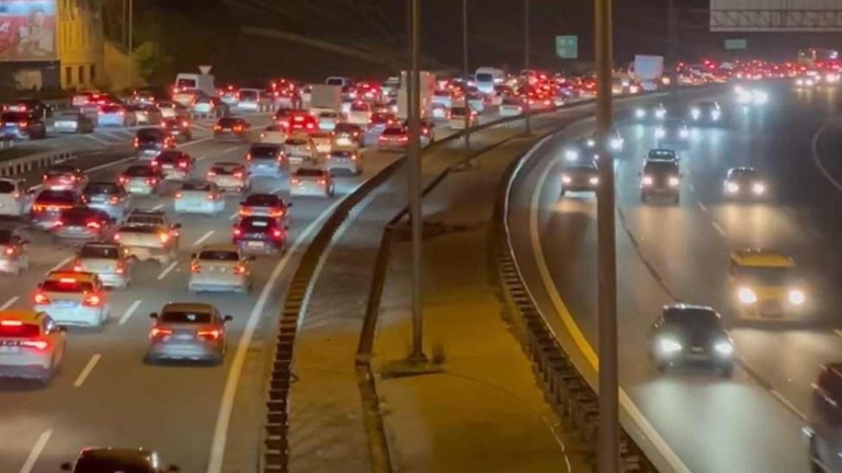 FSM Köprüsü Girişindeki Zincirleme Kaza TEM'i Kilitledi