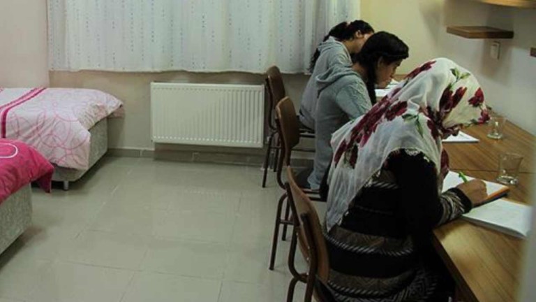 KYGM: Bakanlık, Eylemlere Katılan Öğrencilerin Yurtlardan Atıldığı İddialarını Yalanladı